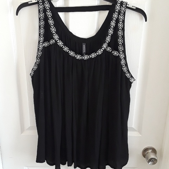 Massini Tops - Really cute tank top NWT